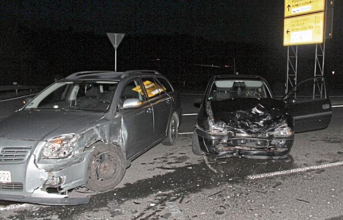 Ein Toyota kollidierte am Dienstag auf der B 10 in Vaihingen mit einem Opel. Foto: Romanowski