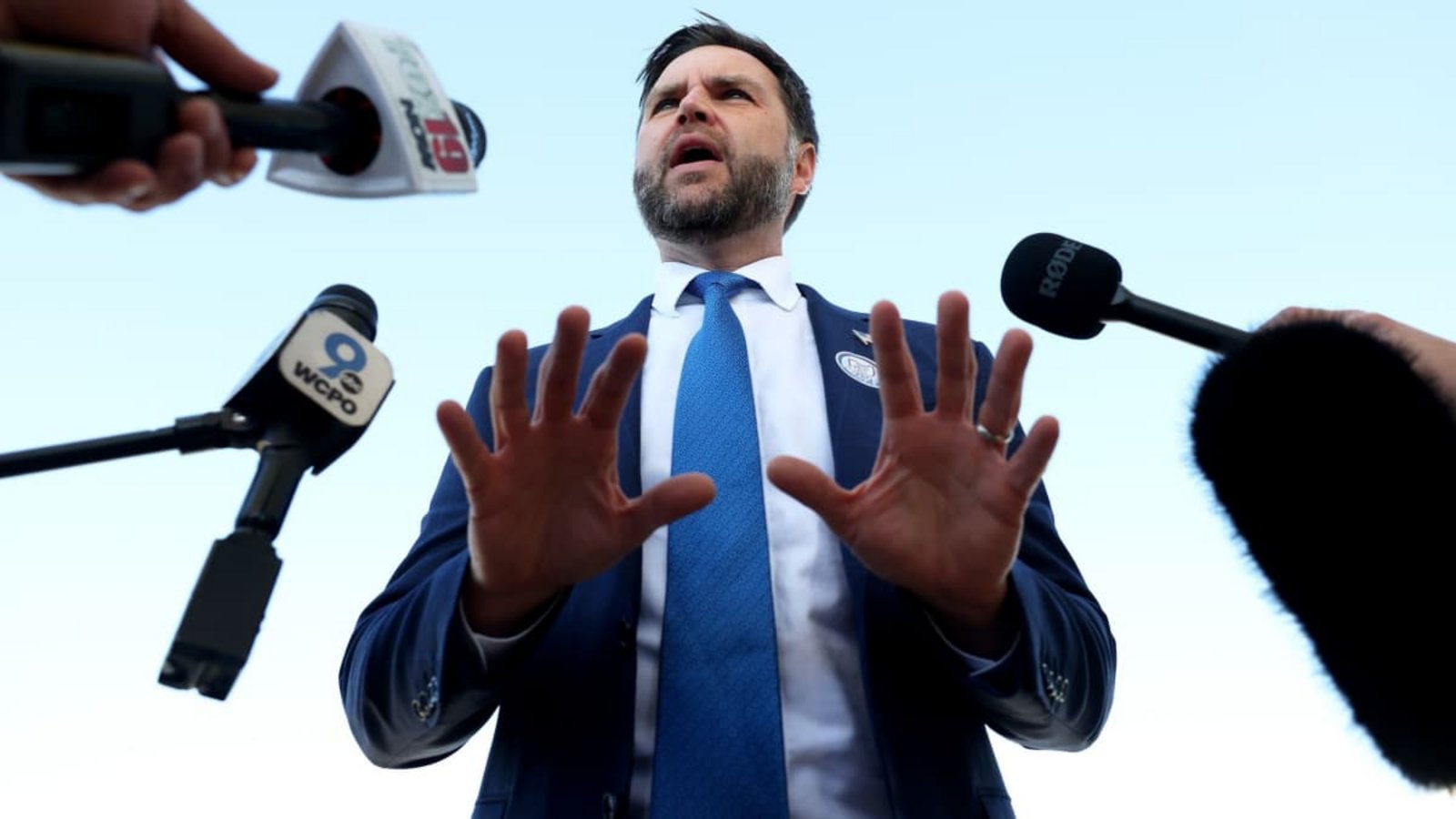 US-Vizepräsident JD Vance hat Zweifel an der geplanten Live-Übertragung der Hinrichtung eines verurteilten Attentäters. (Archivbild)Samuel Corum/Pool Getty Images North America/AP/dpa US-Vizepräsident JD Vance hat Zweifel an der geplanten Live-Übertragung der Hinrichtung eines verurteilten Attentäters. (Archivbild)Samuel Corum/Pool Getty Images North America/AP/dpa