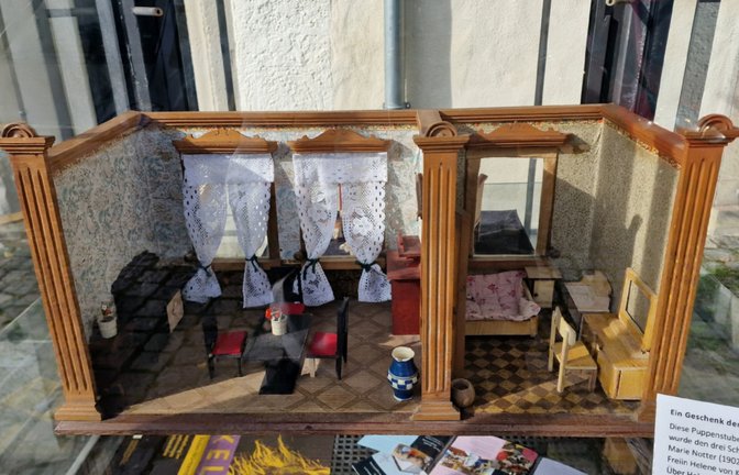 Historische Puppenstube im Schlosshof. <span class='image-autor'>Foto: p</span>