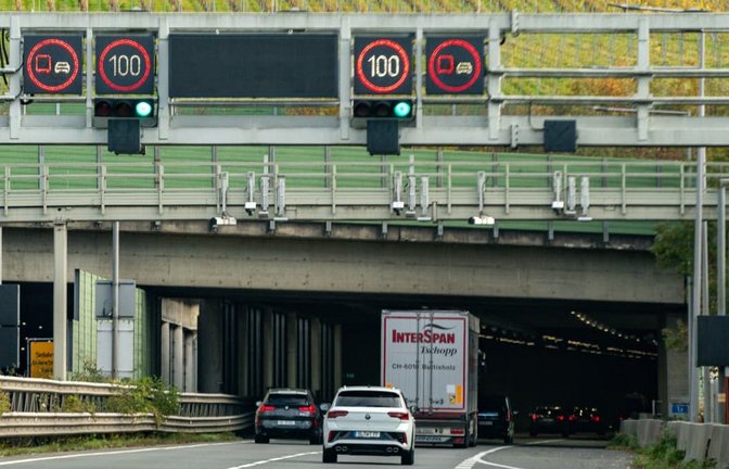 Aktuell ist der Pfändertunnel bei Bregenz nicht so gut befahrbar wie auf diesem Archivbild – eine Röhre ist in den Herbstferien gesperrt.<span class='image-autor'>IMAGO/STEINSIEK.CH</span>