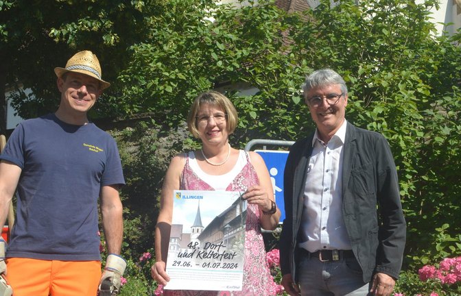 Der Countdown läuft: Niko Lied (links), Ellen Jörger und Armin Pioch laden zum 48. Dorf- und Kelterfest in Illingen ein. <span class='image-autor'>Foto: Stahlfeld</span>