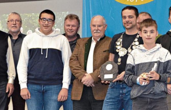 Beim Anglerverein wurden auch wieder langjährige Mitglieder geehrt.  Foto: p
