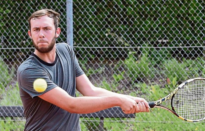 Lars Hansen hat im Einzel und im Doppel für den TC Illingen gepunktet. Ob der Sieg gegen Oberriexingen II zur Meisterschaft in der Kreisstafel 2 reicht, ist allerdings noch offen. Foto: Leitner