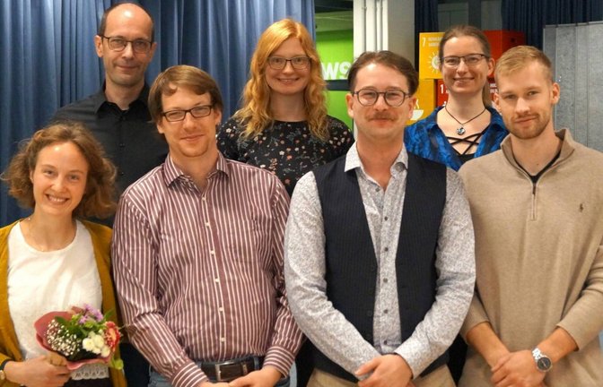 Freude über den Meisterbrief bei Helena Heckenbach, Marc Kuhlmann, Benjamin Wahl, Sarah Keßler, Luca Sing, Jessica Mayer, Christian Hillebrand und Michael Thalheimer (von links). <span class='image-autor'>Foto: p</span>