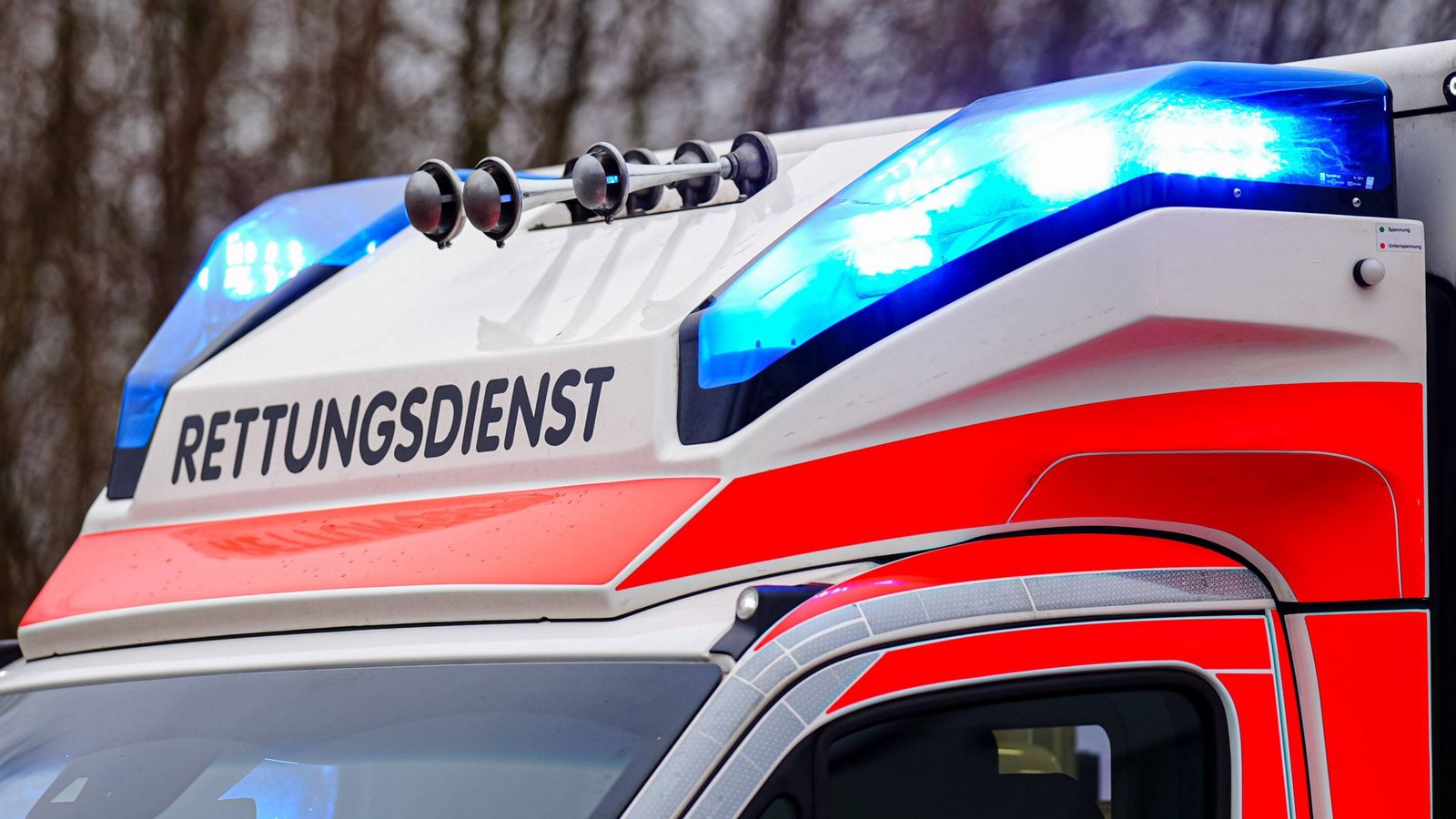 Tödlicher Unfall in Bayern: Ein Vater hat im Kreis Rosenheim seine eigene Tochter überfahren (Symbolfoto).Foto: IMAGO/Eibner/IMAGO/Eibner-Pressefoto/Marcel von Fehrn