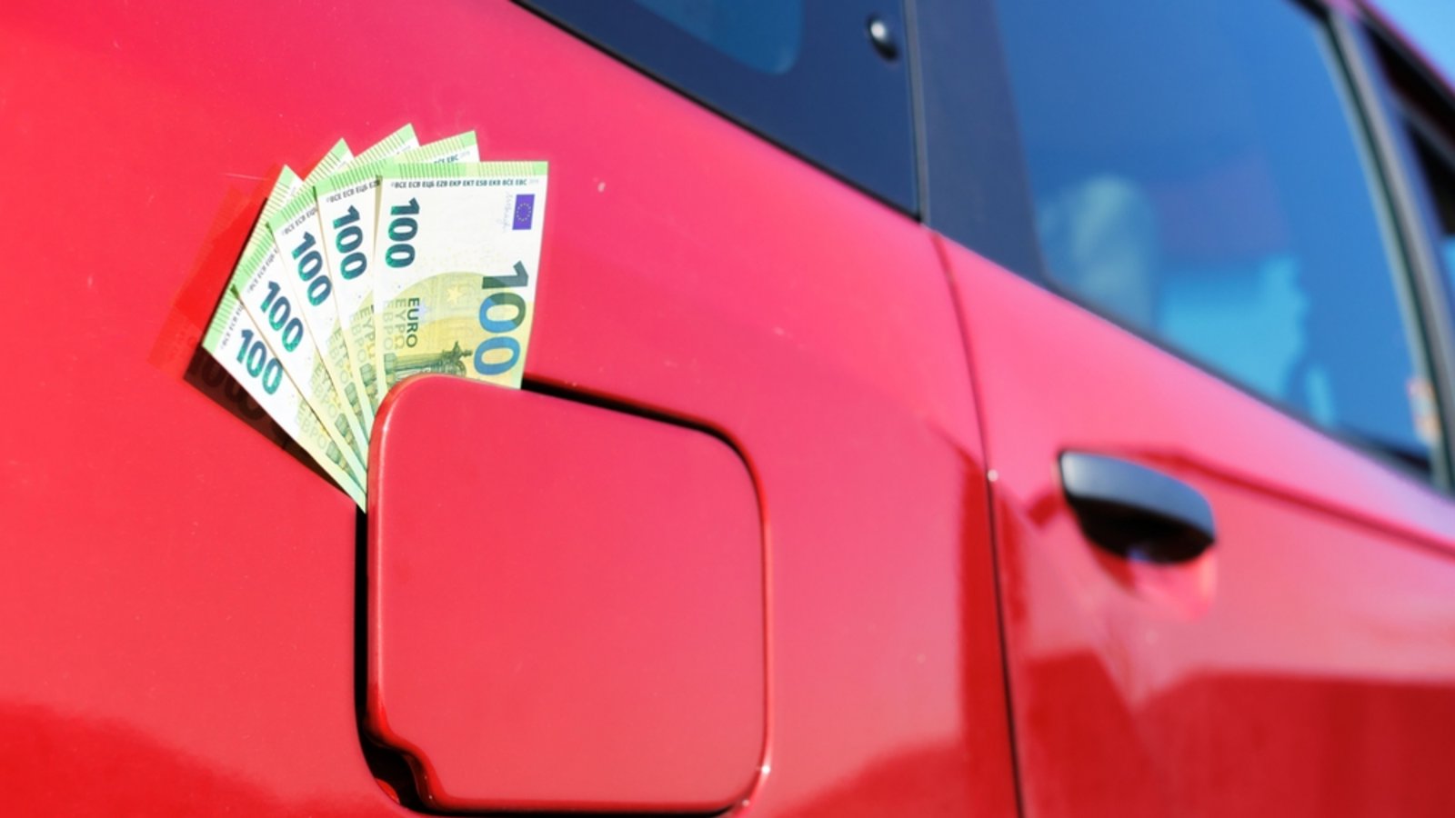 Welches ist die bessere Tankstrategie?Foto: Wirestock Creators / shutterstock.com Welches ist die bessere Tankstrategie?Foto: Wirestock Creators / shutterstock.com