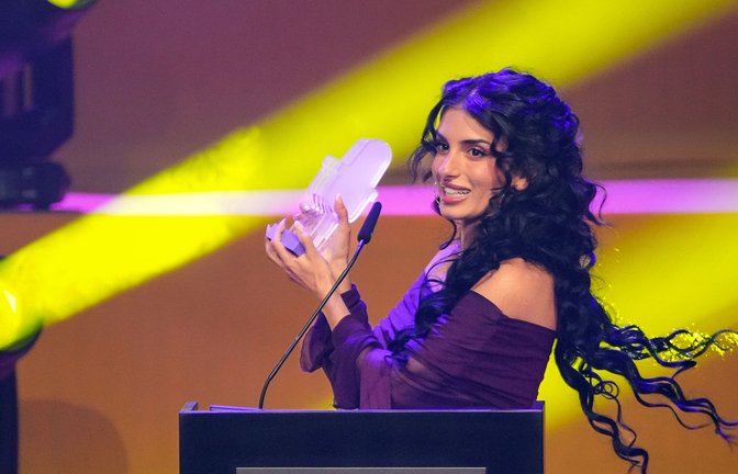 Auf einer Preisgala statt im Spätkauf: Sara Arslan.<span class='image-autor'>Foto: Soeren Stache/dpa</span>