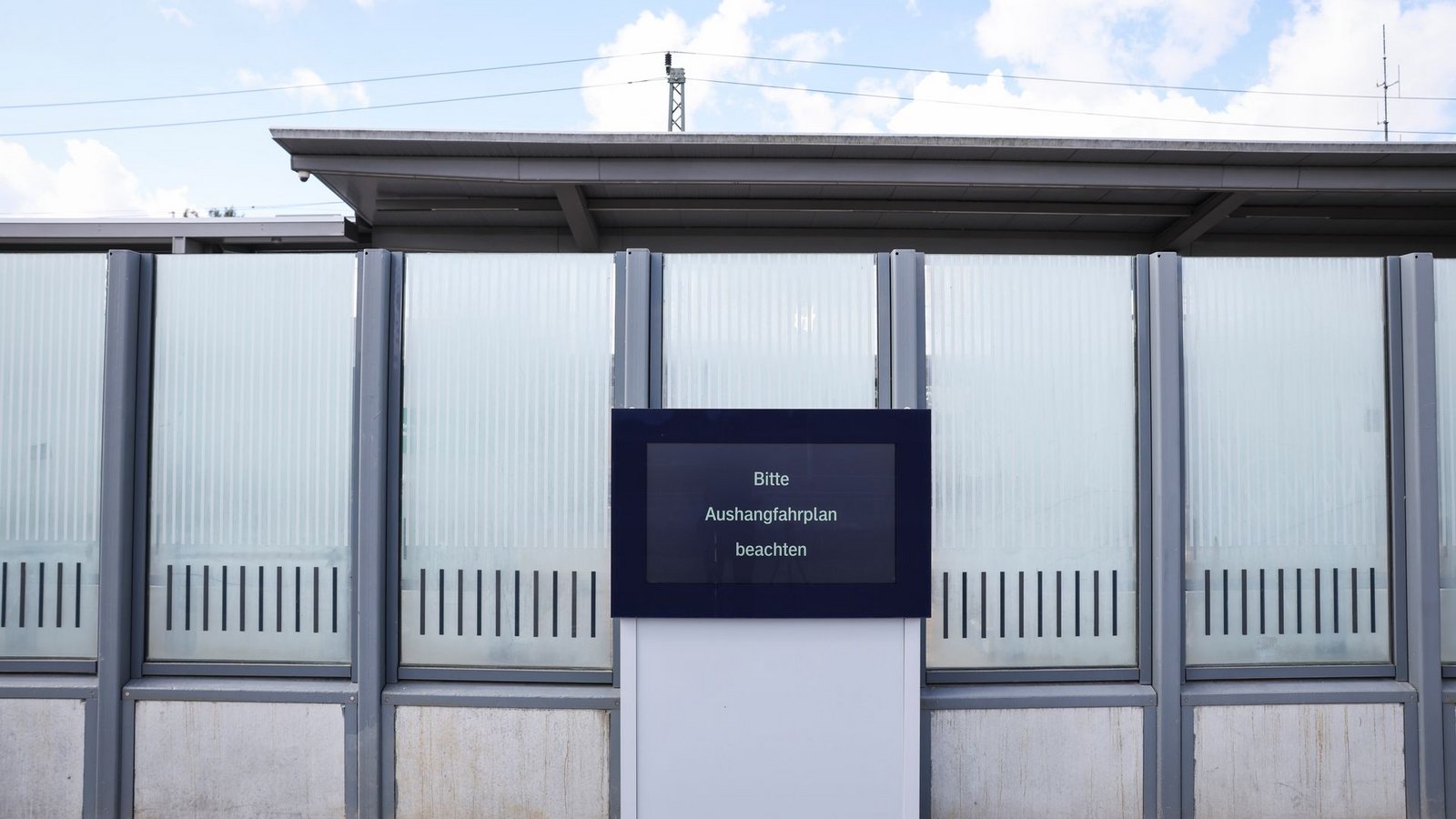 Im Bahnhof Büchen zeigt ein Display keine Verbindungen an. (Archivbild.)Foto: Christian Charisius/dpa Im Bahnhof Büchen zeigt ein Display keine Verbindungen an. (Archivbild.)Foto: Christian Charisius/dpa