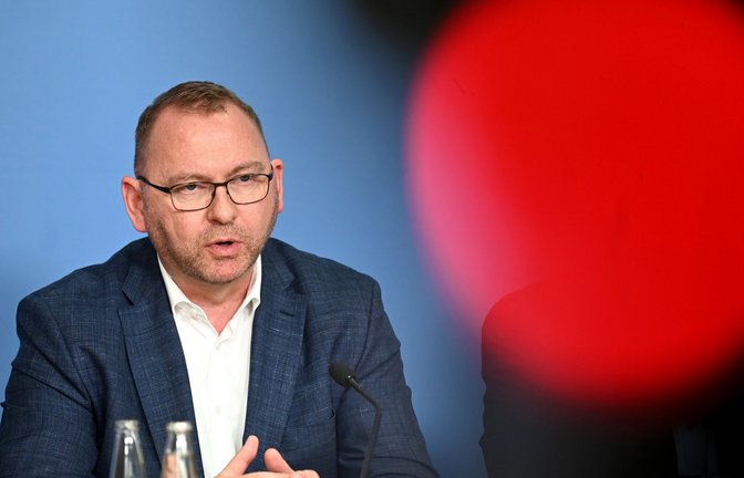 Der Chef der Gewerkschaft Verdi, Frank Werneke, wünscht sich Vorschläge für eine bessere Integration.<span class='image-autor'>Foto: dpa/Jonathan Penschek</span>