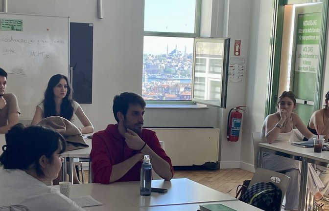 Vorbereitung auf den Umzug nach Almanya: Deutschkurs am Goethe-Institut in Istanbul<span class='image-autor'>Foto: Susanne Güsten</span>