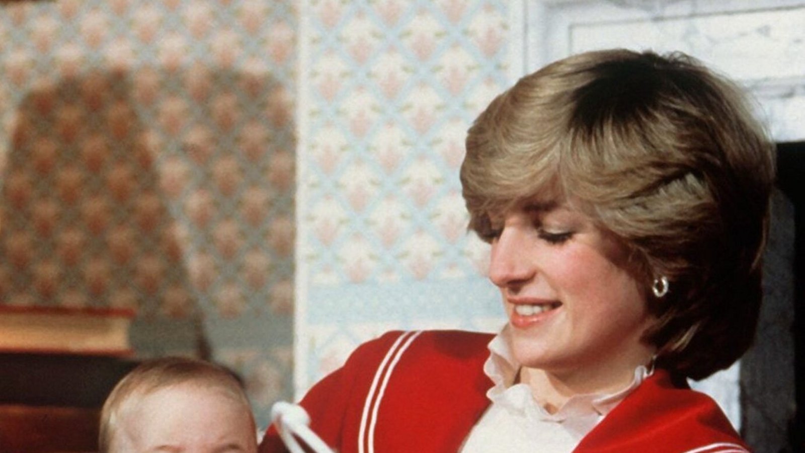 Prinz William 1982 auf dem Schoß seiner Mutter, Prinzessin Diana.Foto: picture-alliance / dpa | -