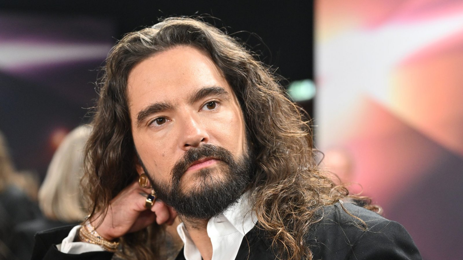 Tom Kaulitz leidet an Clusterkopfschmerz.Foto: picture alliance/dpa | Peter Kneffel Tom Kaulitz leidet an Clusterkopfschmerz.Foto: picture alliance/dpa | Peter Kneffel