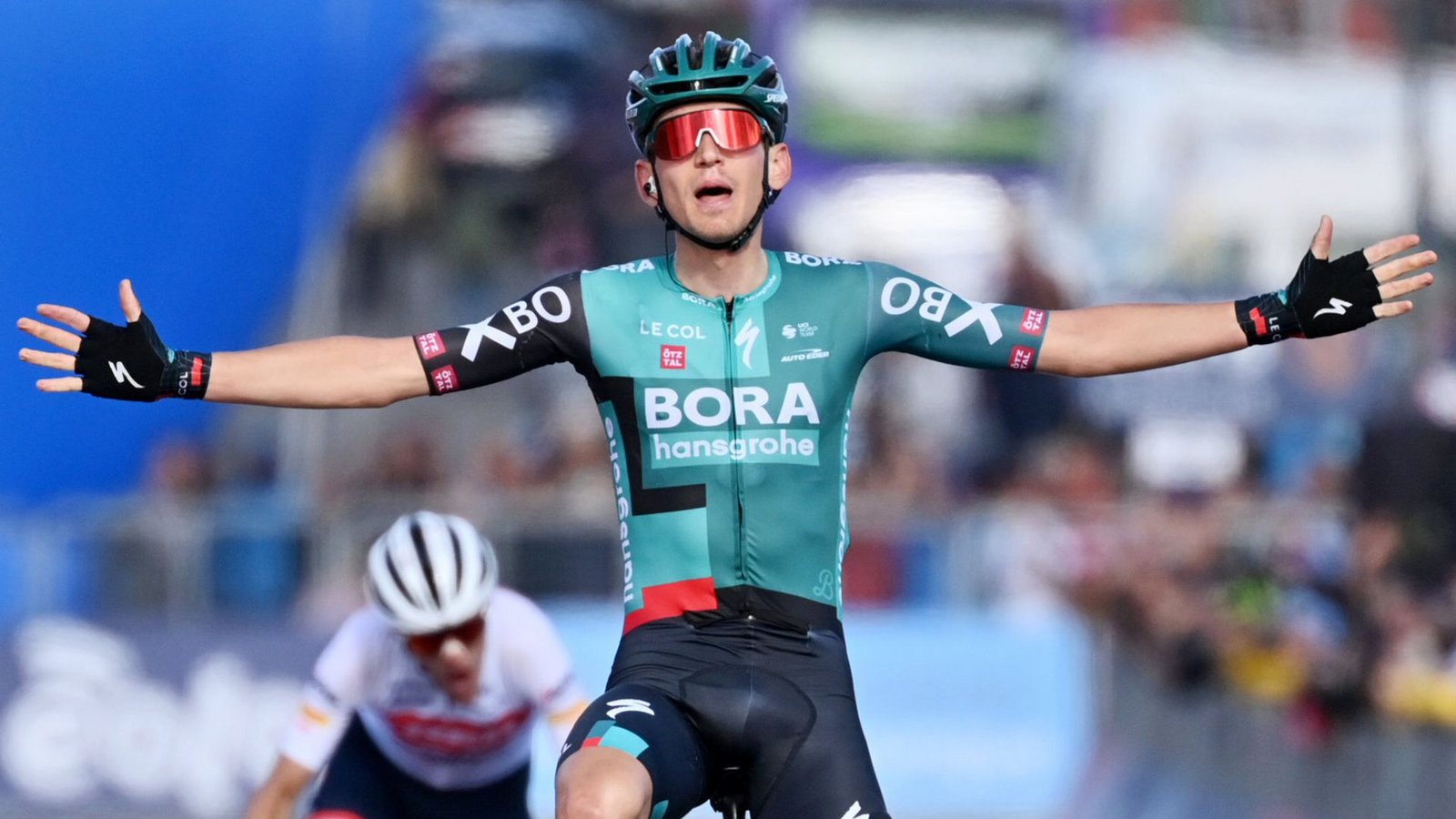 Lennard KämnaTeam: Bora-hansgroheAlter: 25Wohnort: Wedel Tour-Teilnahmen: 2 Tour-Etappensiege: 1 Beste Tour-Platzierung: 33. (2020) Siege im Jahr 2022: 4Foto: dpa/Massimo Paolone