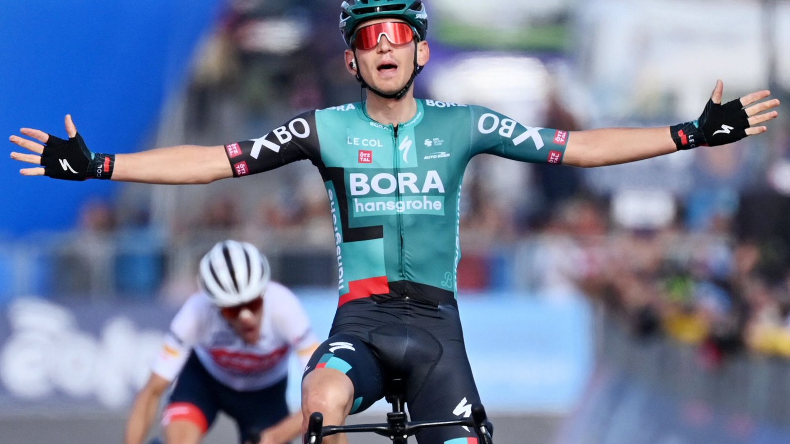 Lennard KämnaTeam: Bora-hansgroheAlter: 25Wohnort: Wedel Tour-Teilnahmen: 2 Tour-Etappensiege: 1 Beste Tour-Platzierung: 33. (2020) Siege im Jahr 2022: 4Foto: dpa/Massimo Paolone