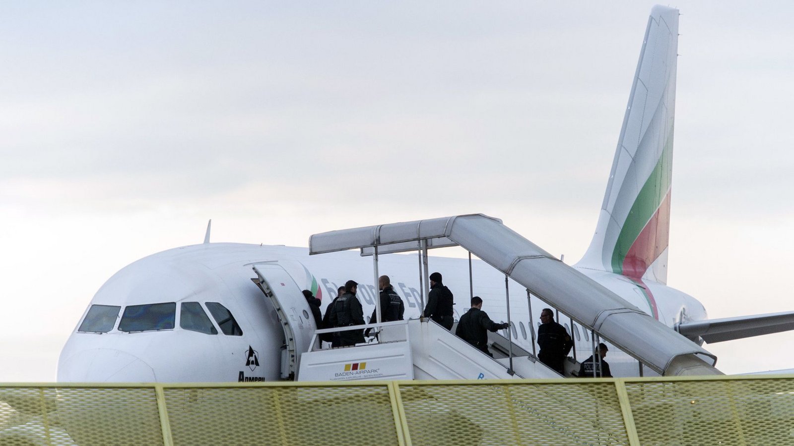 Wer länger als ein Jahr geduldet ist, kann künftig ohne Vorwarnung abgeschoben werden.Foto: dpa/Daniel Maurer Wer länger als ein Jahr geduldet ist, kann künftig ohne Vorwarnung abgeschoben werden.Foto: dpa/Daniel Maurer