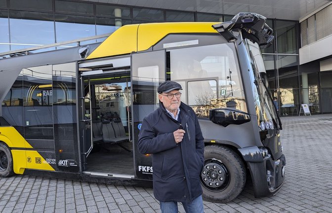 Winfried Hermann mahnt: Aus dem Prototypen des autonom fahrenden Busses muss ein Geschäft werden.<span class='image-autor'>Foto: Bäßler</span>