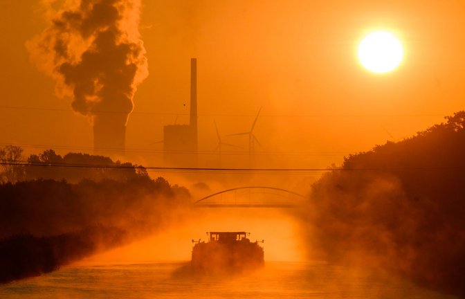 In diesem Jahr wird es wohl erstmals 1,5 Grad wärmer als im vorindustriellen Zeitalter.<span class='image-autor'>Foto: dpa/Julian Stratenschulte</span>