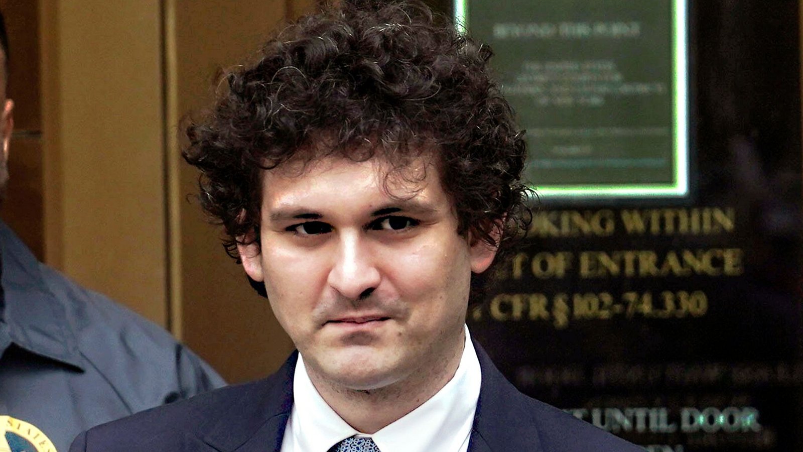 Sam Bankman-Fried, Gründer der Kryptowährungs-Börse FTX, wurde zu 25 Jahren Haft verurteilt. (Archivbild)Foto: Bebeto Matthews/AP/dpa Sam Bankman-Fried, Gründer der Kryptowährungs-Börse FTX, wurde zu 25 Jahren Haft verurteilt. (Archivbild)Foto: Bebeto Matthews/AP/dpa