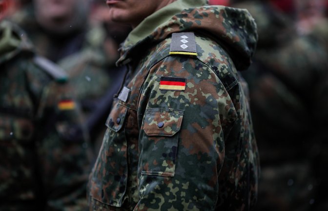 Kriegsdienstverweigerer müssen einen Antrag stellen.<span class='image-autor'>Foto: Mircea Moira / shutterstock.com</span>