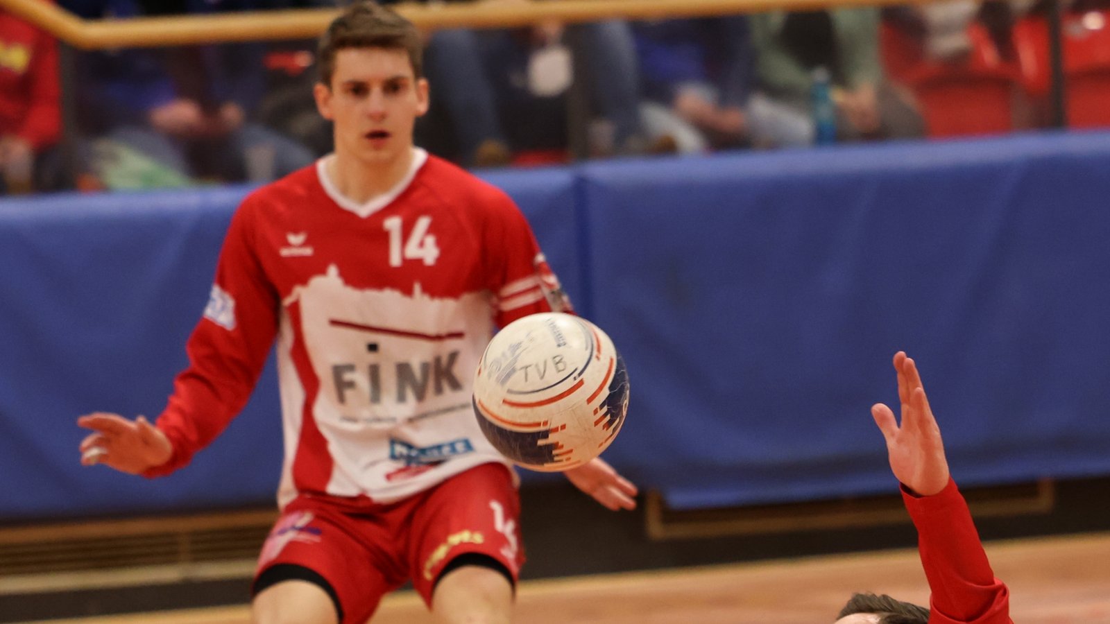 Am Samstag starten Jakob Kilpper (links) und Johannes Jungclaussen mit dem TV Vaihingen in die Hallensaison. Jungclaussen wird allerdings danach bis zum Jahresende fehlen. Foto: DFBL/Spille