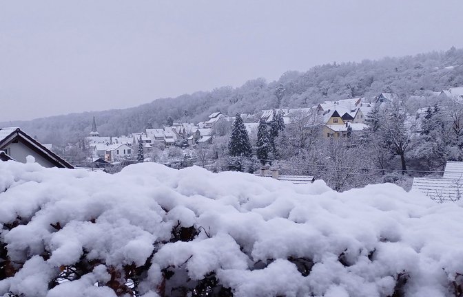 Aus gegebenem Anlass wie der aktuellen Hitzewarnung: Diese morgendliche Winterlandschaft vom Februar bitte bei Kühlungsbedarf inbrünstig anschauen. Archivfoto: Rücker