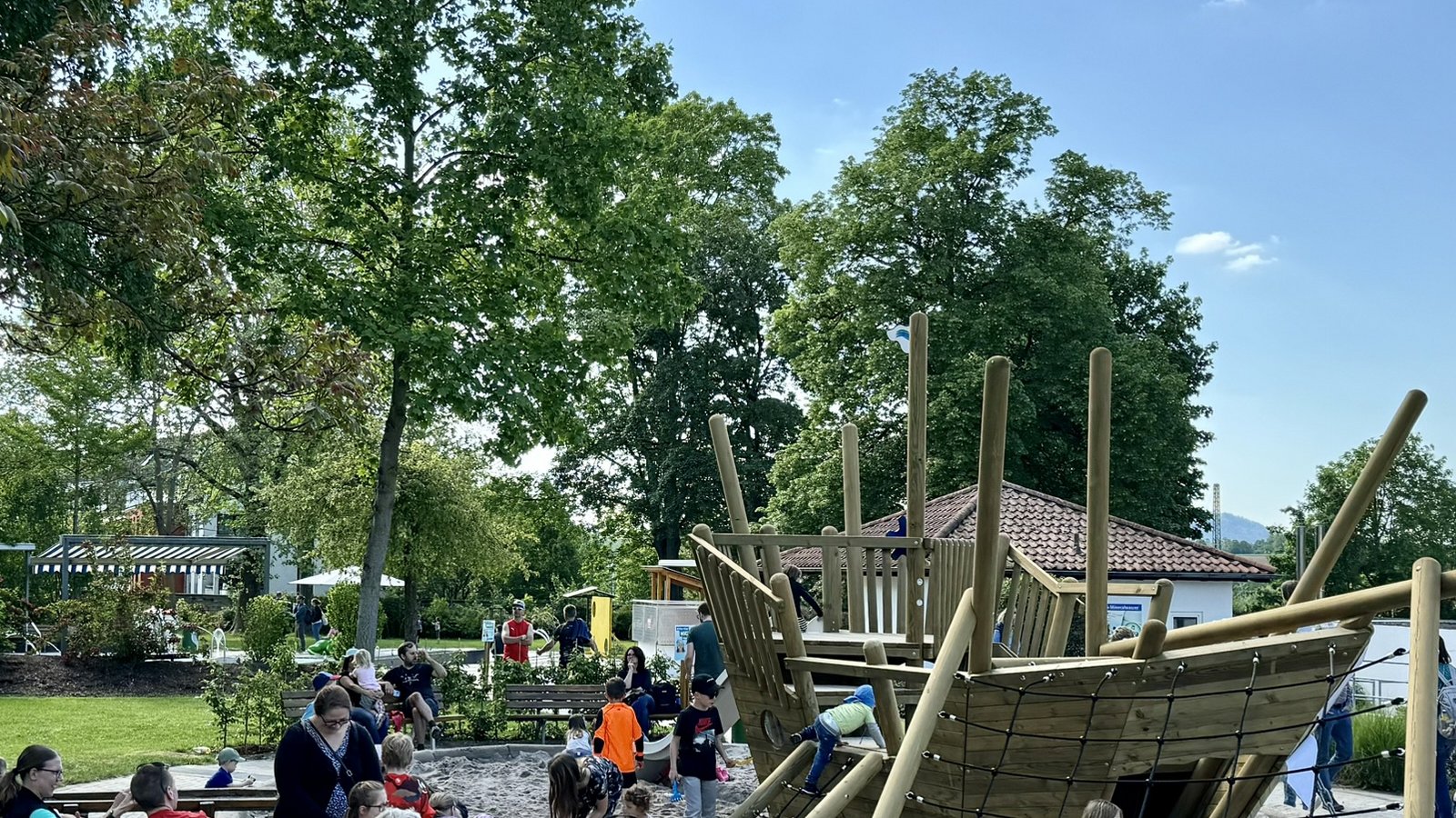 Die neue Pinta kommt bei den jungen Gästen im Schloss-Freibad gut an. Foto: p Die neue Pinta kommt bei den jungen Gästen im Schloss-Freibad gut an. Foto: p