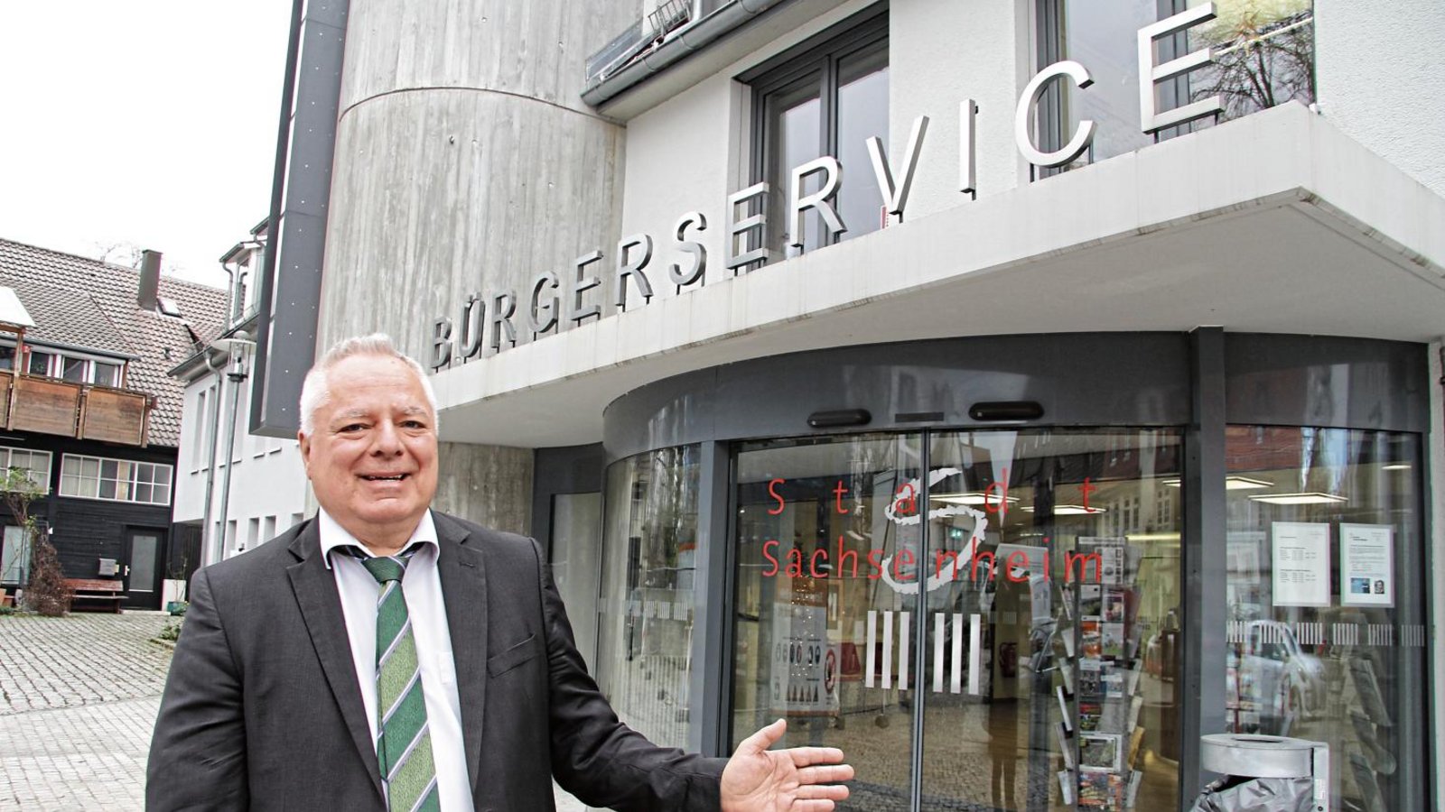 Bürgermeister Horst Fiedler freut sich im nächsten Jahr auf neue Aufgaben und mehr Zeit für die Familie. Fotos: Banholzer Bürgermeister Horst Fiedler freut sich im nächsten Jahr auf neue Aufgaben und mehr Zeit für die Familie. Fotos: Banholzer