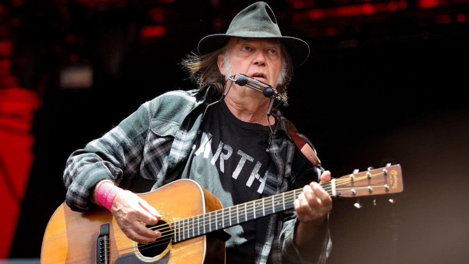 Der kanadische Sänger Neil Young verklagt den US-Präsidenten (Archiv)Nils Meilvang/epa/dpa