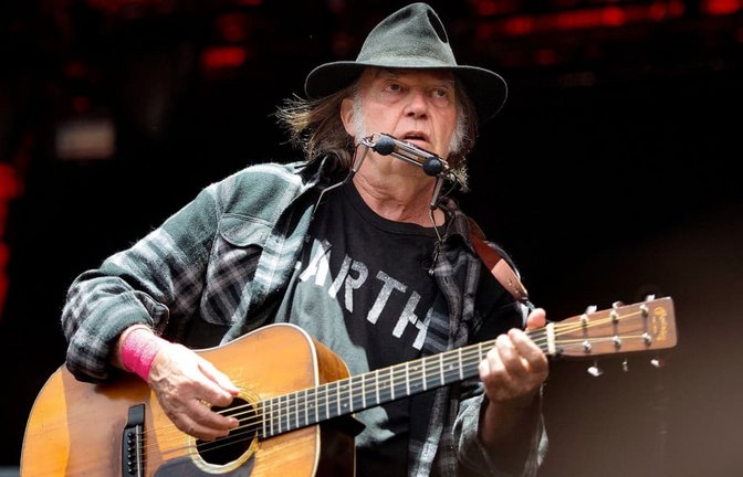 Der kanadische Sänger Neil Young verklagt den US-Präsidenten (Archiv)<span class='image-autor'>Nils Meilvang/epa/dpa</span>