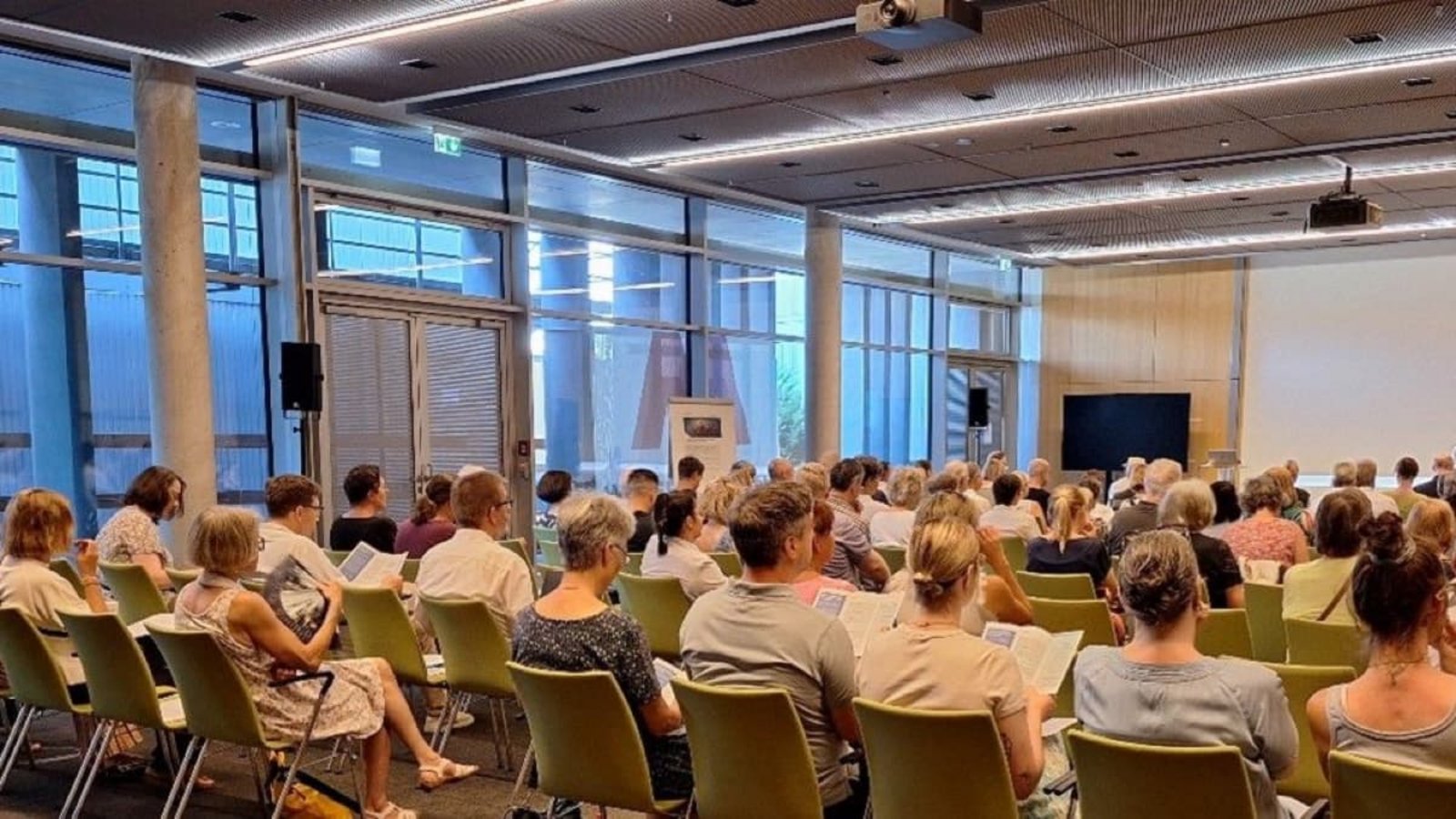 Professor Hans-Georg Kopp, Chefarzt Hämatologie, Onkologie und Palliativmedizin am RBK und Ärztlicher Leiter des RBCT, gibt erste Einblicke in den Informationstag.BHC/Cornelia Varwig Professor Hans-Georg Kopp, Chefarzt Hämatologie, Onkologie und Palliativmedizin am RBK und Ärztlicher Leiter des RBCT, gibt erste Einblicke in den Informationstag.BHC/Cornelia Varwig