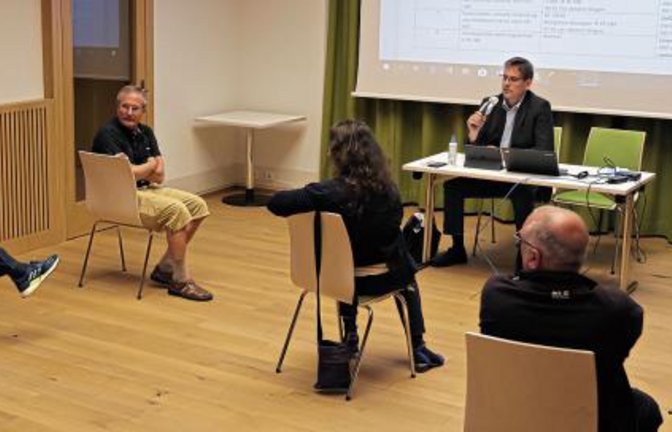 Der Pendlerstammtisch begrüßte die Stellungnahme des Kreistags, in der sich viele der eigenen Vorschläge wiederfinden. Foto: Friedrich
