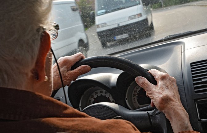 Ältere Autofahrer müssen keinen Gesundheitstest machen. (Symbolbild)<span class='image-autor'>Foto: dpa/Felix Kästle</span>