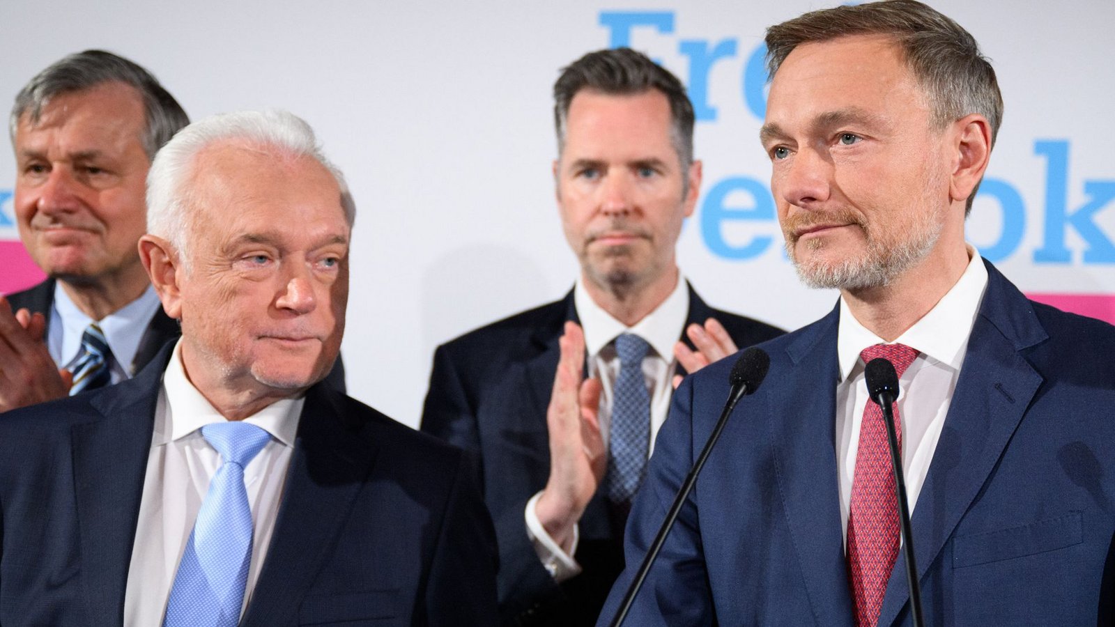 Wolfgang Kubicki und Christian Lindner kündigen Rückzug an.Foto: dpa/Bernd von Jutrczenka