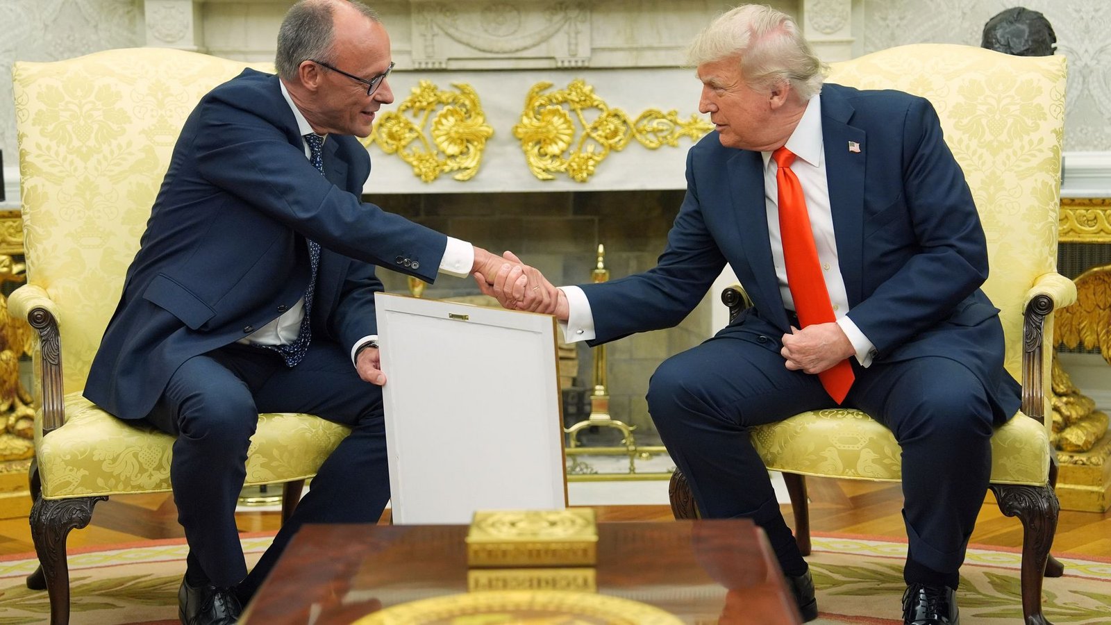 Trump hat schon mehrere Geschenke von Merz bekommen.Foto: Evan Vucci/AP/dpa