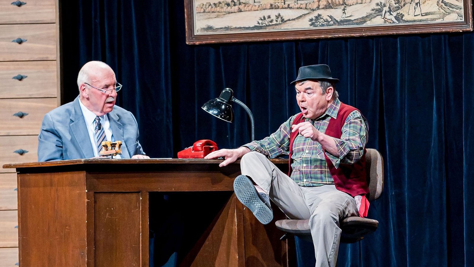 Albin Braig und Karlheinz Hartmann alias „Hannes und der Bürgermeister“ haben in der Mäulesmühle ein treues Publikum. Aber Jugendliche bringen sie nicht zum Dialekt.Foto: KS-Images.de//Karsten Schmalz Albin Braig und Karlheinz Hartmann alias „Hannes und der Bürgermeister“ haben in der Mäulesmühle ein treues Publikum. Aber Jugendliche bringen sie nicht zum Dialekt.Foto: KS-Images.de//Karsten Schmalz