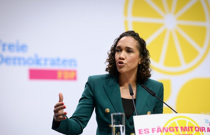 FDP-Generalsekretärin Nicole Büttner bemüht sich um mehr Pfiff für die Partei.<span class='image-autor'>Foto: Bernd von Jutrczenka/dpa</span>