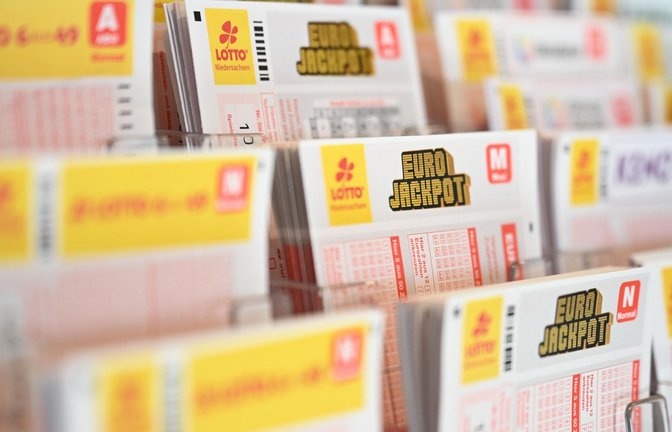 Mehr als 87 Millionen Euro gehen nach der Ziehung nach Nordrhein-Westfalen. (Symbolbild)<span class='image-autor'>Foto: Shireen Broszies/dpa</span>