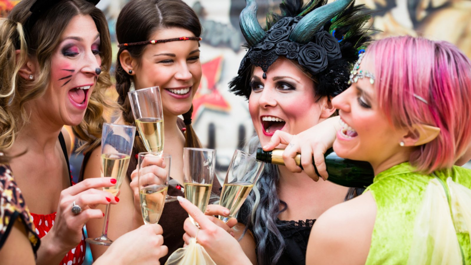 Welche Kostüme sind im Fasching verboten?Foto: Kzenon/Shutterstock Welche Kostüme sind im Fasching verboten?Foto: Kzenon/Shutterstock