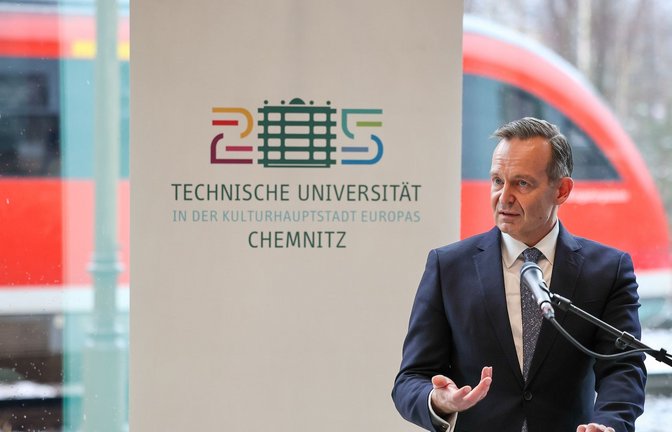 Bundesverkehrsminister Volker Wissing spricht bei der feierlichen Inbetriebnahme des digitalen Testfelds in Annaberg-Buchholz.<span class='image-autor'>Foto: Jan Woitas/dpa</span>