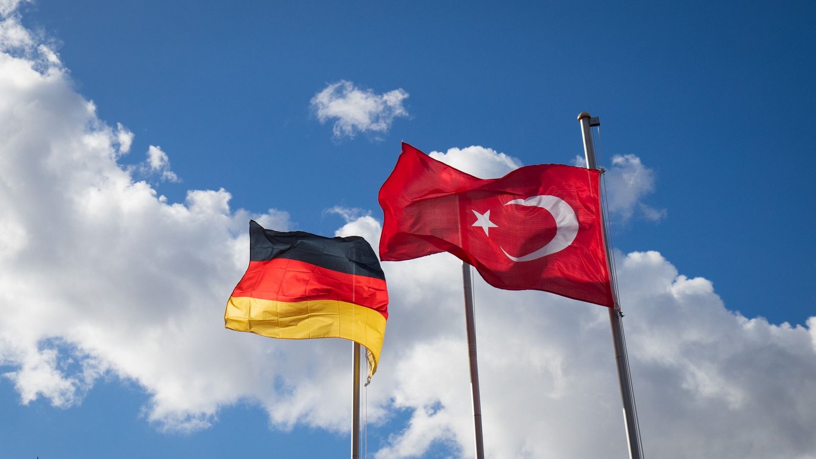 Politisch wird Steinmeiers Besuch in der Türkei bei einem wichtigen, aber schwierigen Partner. Steinmeier kommt nur wenige Wochen nach den Kommunalwahlen in der Türkei.Foto: Christian Charisius/dpa Politisch wird Steinmeiers Besuch in der Türkei bei einem wichtigen, aber schwierigen Partner. Steinmeier kommt nur wenige Wochen nach den Kommunalwahlen in der Türkei.Foto: Christian Charisius/dpa