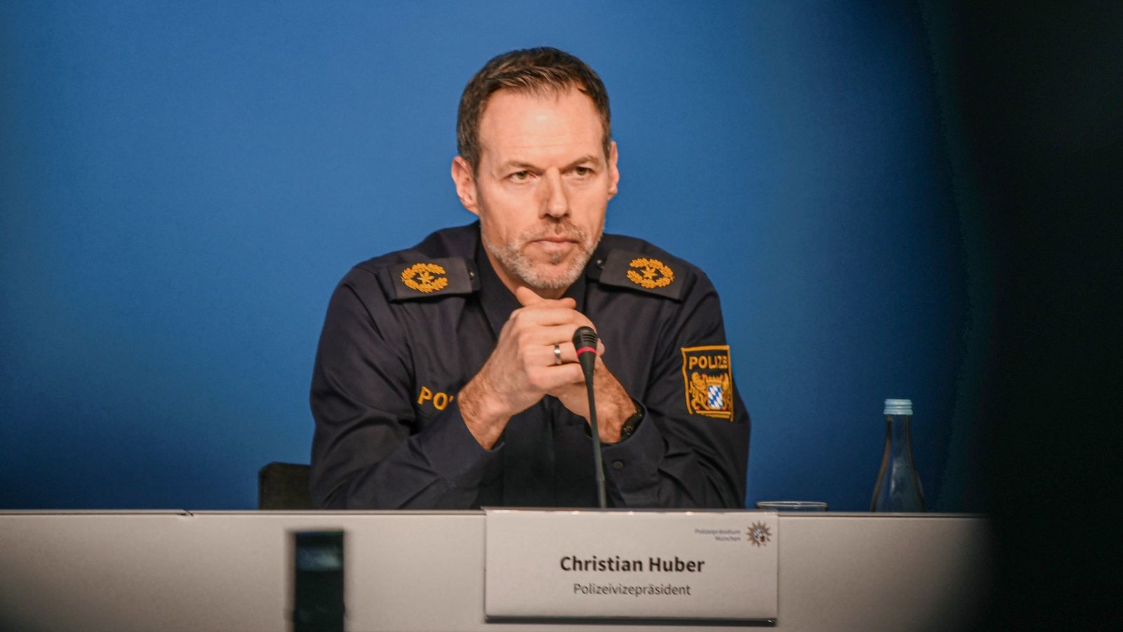 Der Münchner Polizeivizepräsident Christian Huberberichtete über den Stand der Ermittlungen.Foto: dpa/Jason Tschepljakow Der Münchner Polizeivizepräsident Christian Huberberichtete über den Stand der Ermittlungen.Foto: dpa/Jason Tschepljakow