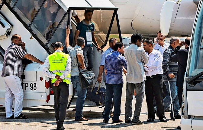 Eine Momentaufnahme von historischer Tragweite: Im Juli 2013 landeten die ersten libyschen Kriegsversehrten in Stuttgart. Danach nahmen Chaos und Unheil ihren Lauf.<span class='image-autor'>Foto: Lg/Achim Zweygarth</span>