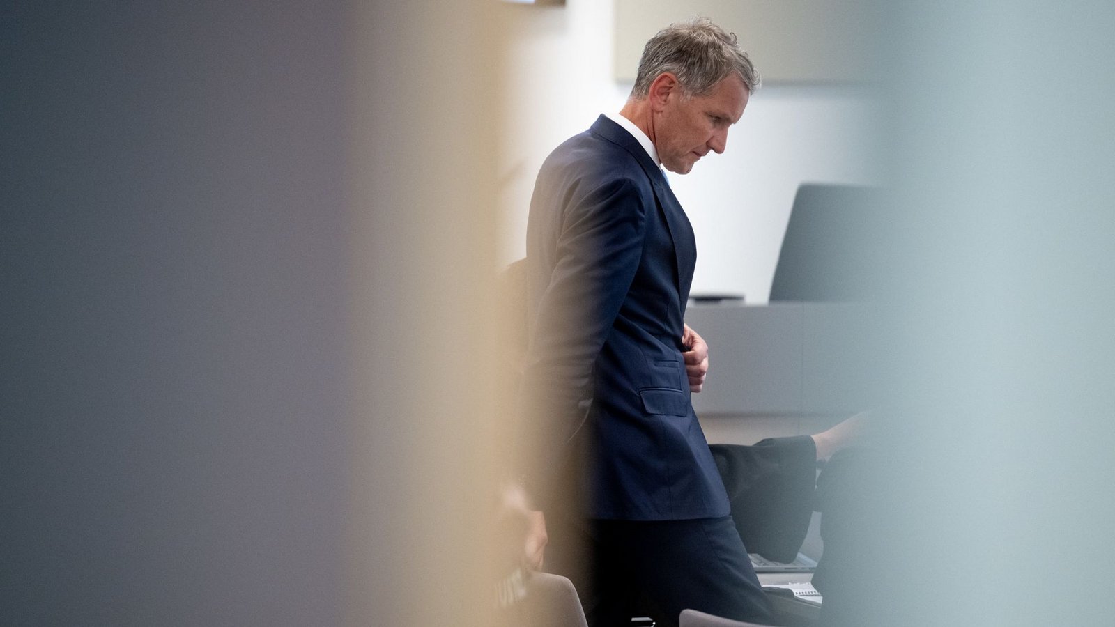 Björn Höcke als Angeklagter vor Gericht.Foto: dpa/Hendrik Schmidt