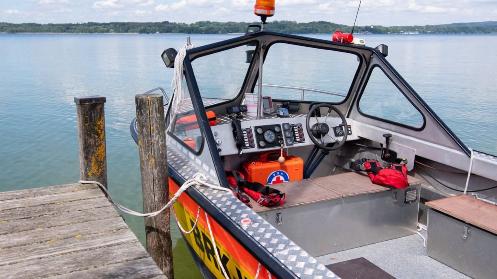 Wasserwacht in Bayern: 15 Monate nach einem tödlichen Unfall auf dem Starnberger See ist die Leiche eines Studenten geborgen worden (Symbolfoto).Sven Hoppe/dpa Wasserwacht in Bayern: 15 Monate nach einem tödlichen Unfall auf dem Starnberger See ist die Leiche eines Studenten geborgen worden (Symbolfoto).Sven Hoppe/dpa