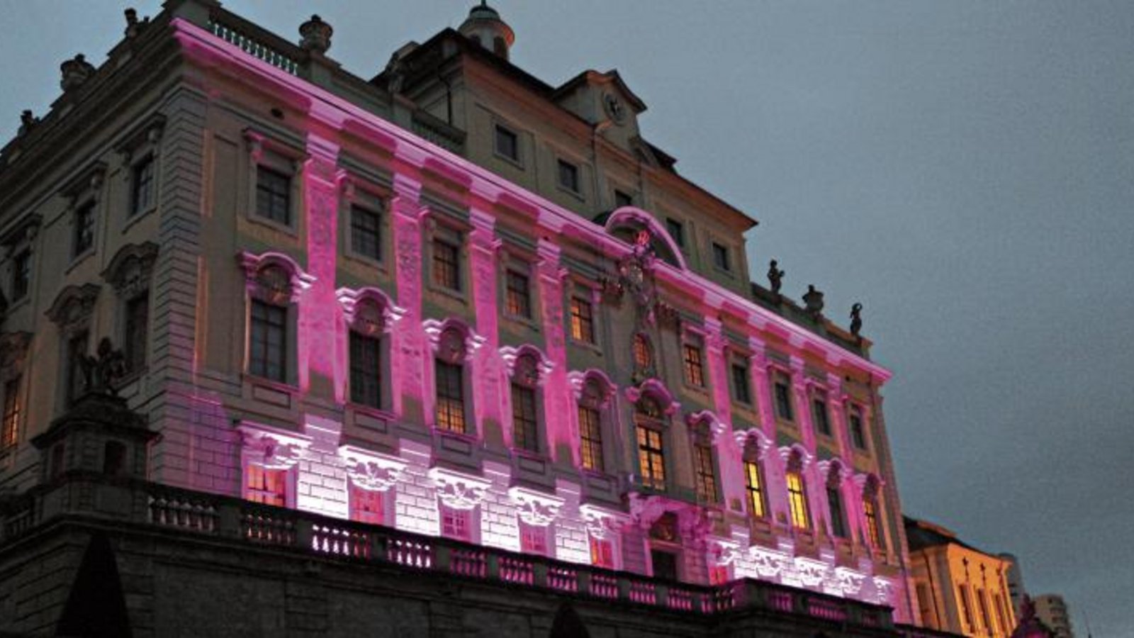 Die Illumination macht auf das Thema Bauchspeicheldrüsenkrebs aufmerksam. Foto: SSG Die Illumination macht auf das Thema Bauchspeicheldrüsenkrebs aufmerksam. Foto: SSG