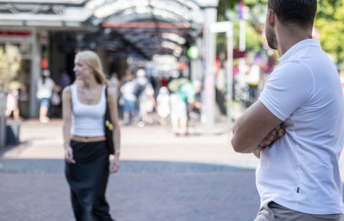 Verbale und nonverbale Belästigung mit sexuellem Kontext ohne jegliche Berührung ist im öffentlichen Raum in Deutschland aktuell nicht strafbar. (Symbolfoto)<span class='image-autor'>IMAGO/Funke Foto Services</span>