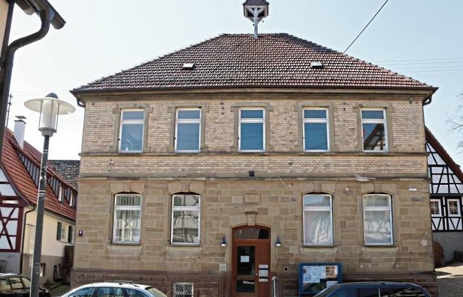 Ins alte Schützinger Rathaus kommen Flüchtlinge, aber davor muss der Bebauungsplan geändert werden. Foto: Bögel