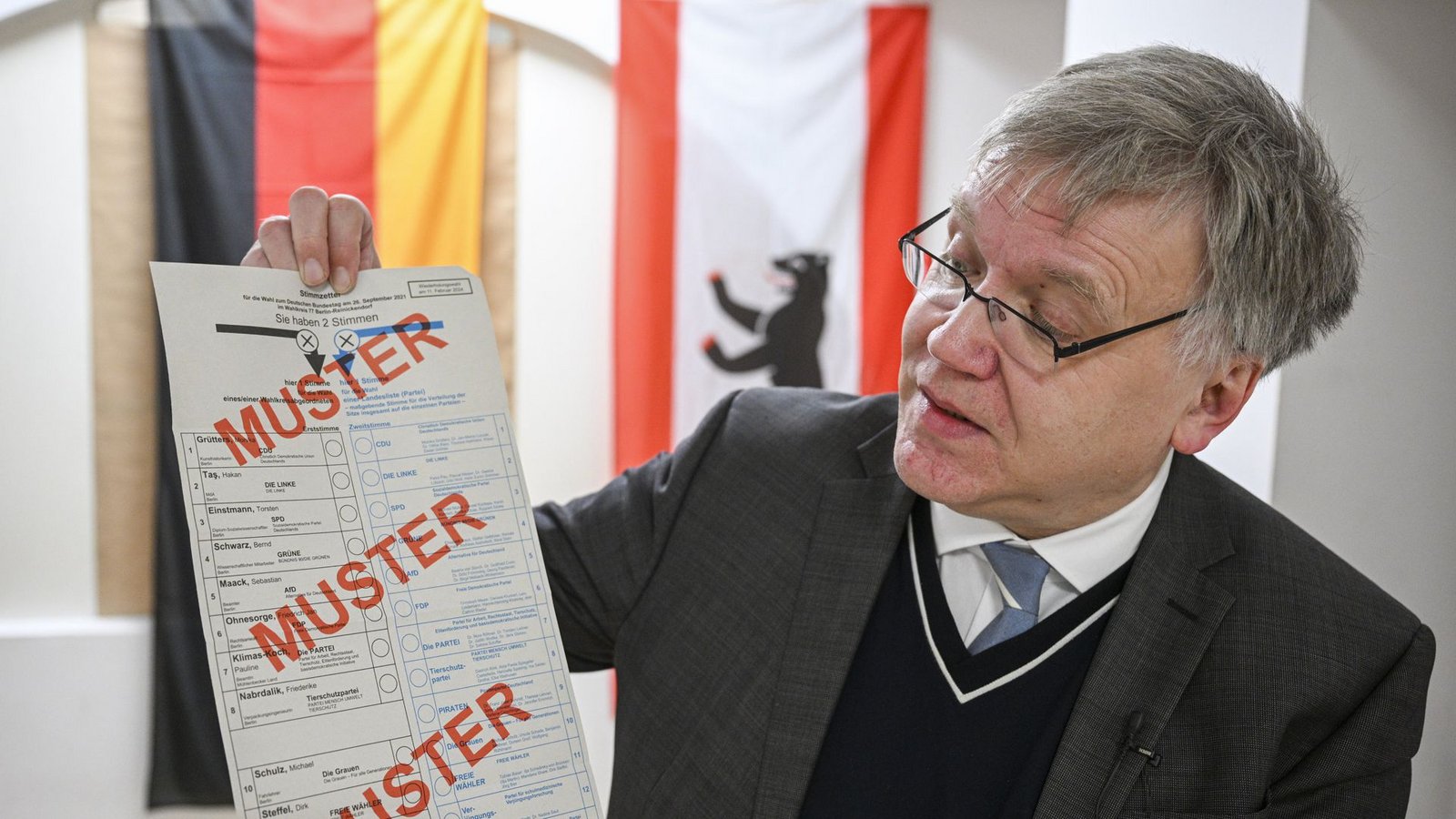 Stephan Bröchler soll als Landeswahlleiter sicherstellen, dass dieses Mal alles klappt.Foto: dpa/Jens Kalaene