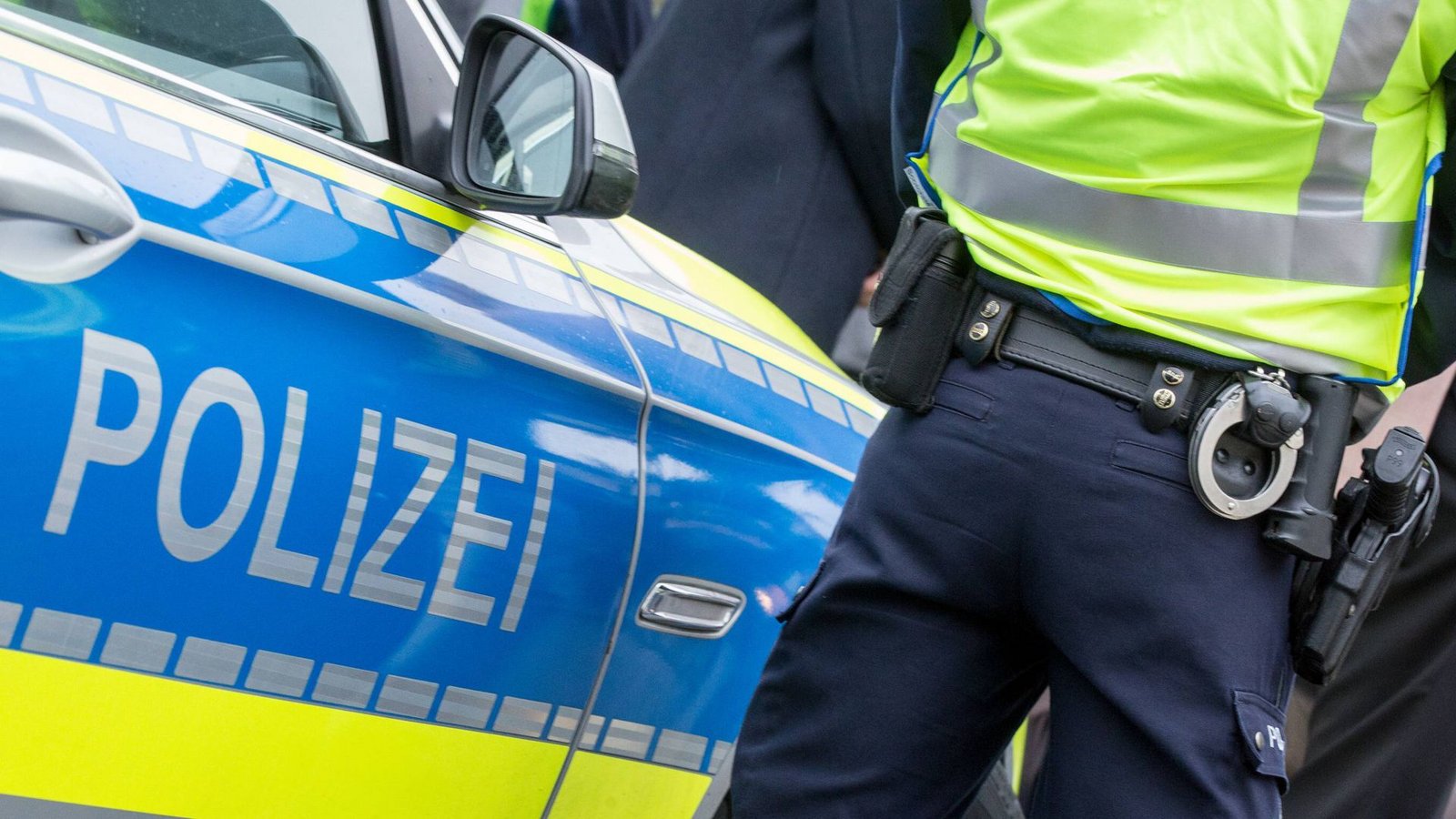 Ein 19-Jähriger beschäftigte am Montagmorgen die Polizisten in Ulm. (Symbolbild)Foto: imago/Deutzmann