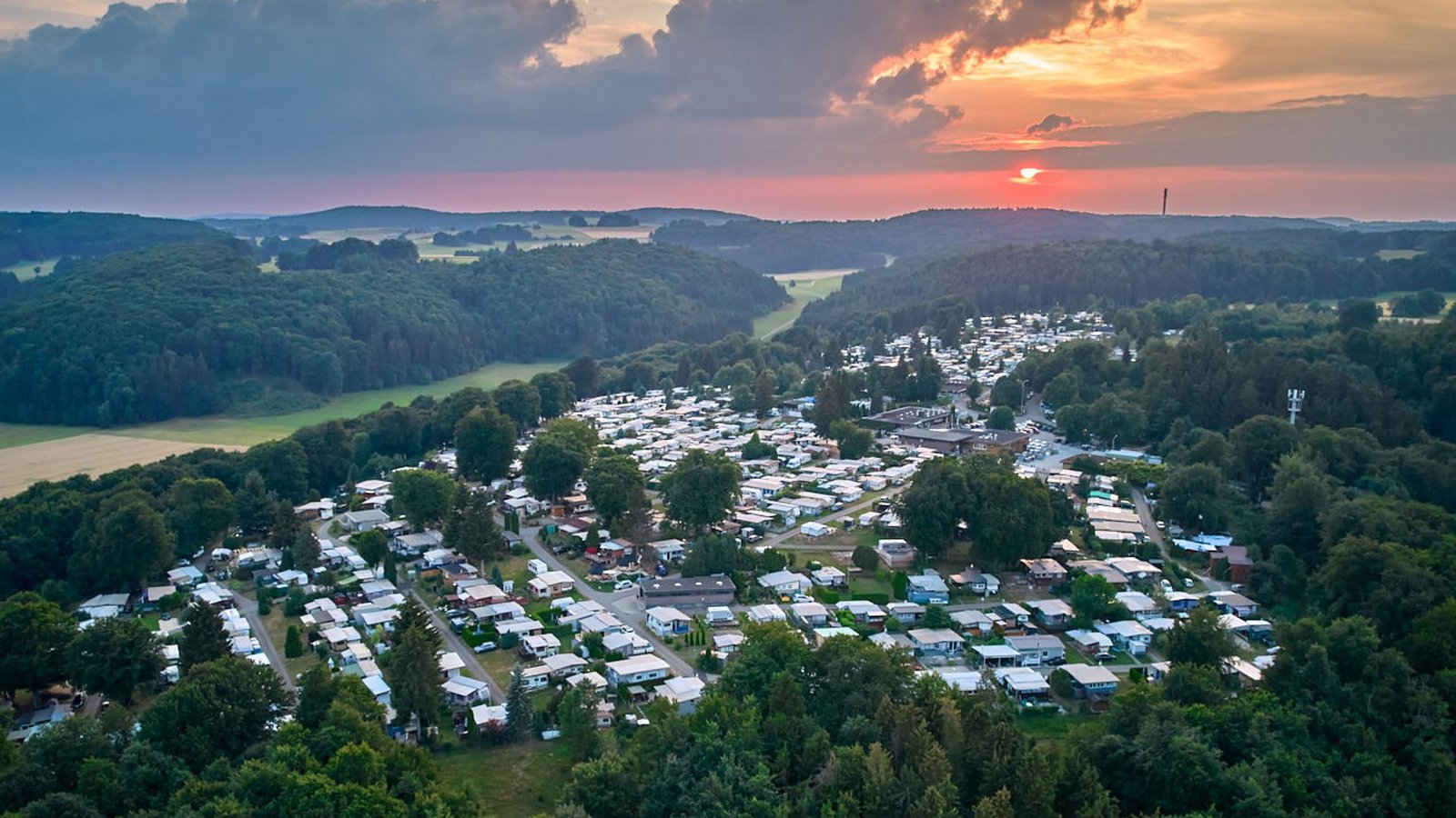 Albcamping Westerheim: Zwischen Stuttgart und München befindet sich im Alb-Donau Kreis ein Campingplatz, das die Möglichkeit bietet auch im tiefsten Winter  Besucher ein umfangreiches Unterhaltungsprogramm zu bieten.Foto: camping.info